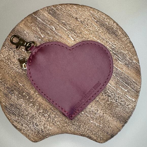 Portland Leather Heart Keychain Pouch FAST SHIP LOLLIPOP Heart NEW - Picture 2 of 3